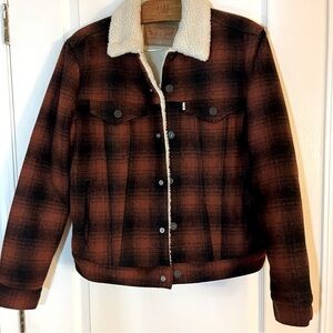 Levi’s men’s small plaid wool and sherpa trucker jacket.